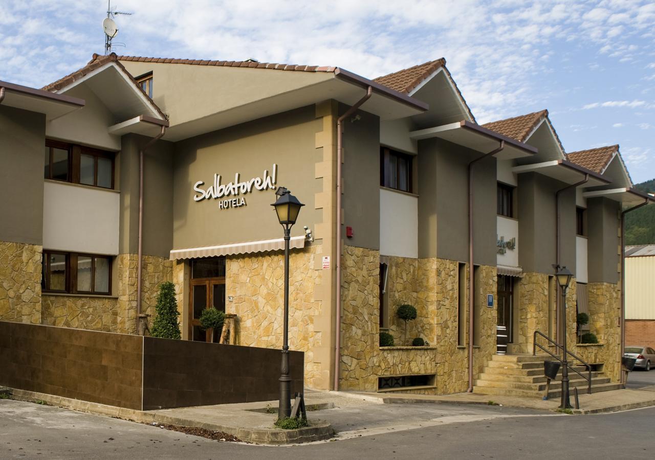 Hotel Salbatoreh 베아사인 외부 사진